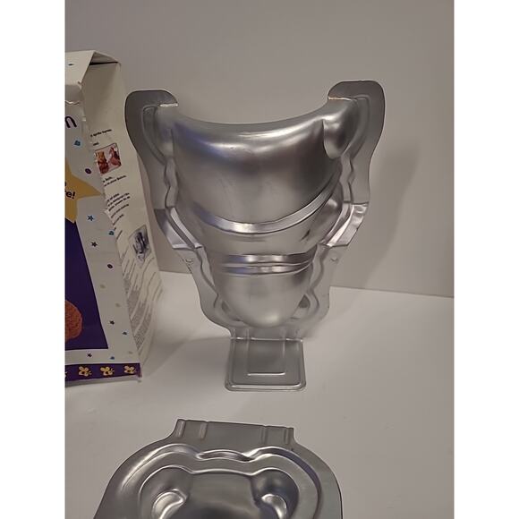 1998 Disney Winnie The Pooh Stand Up Cake Pan in Box NO CLIPS Honey Pot Vintage - Picture 6 of 11